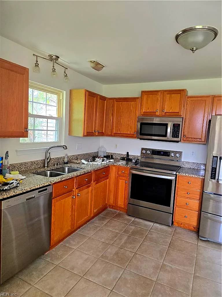 109 Hillside AVE, SUFFOLK VA 23434 - Photo 3