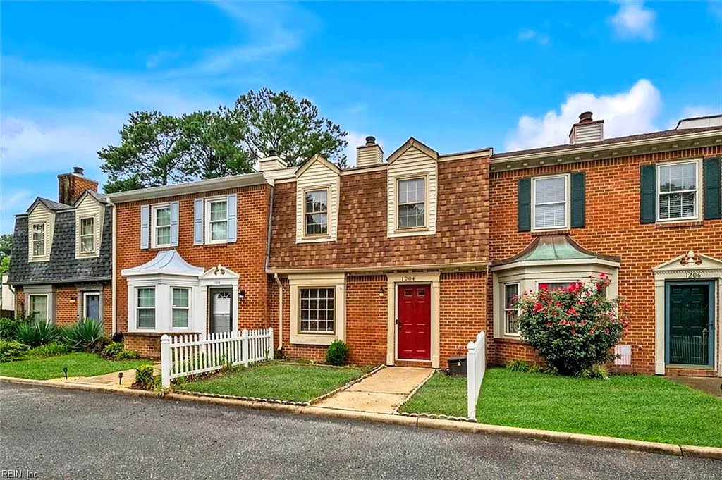 1204 Cedar Mill SQ, CHESAPEAKE VA 23320 - Photo 4