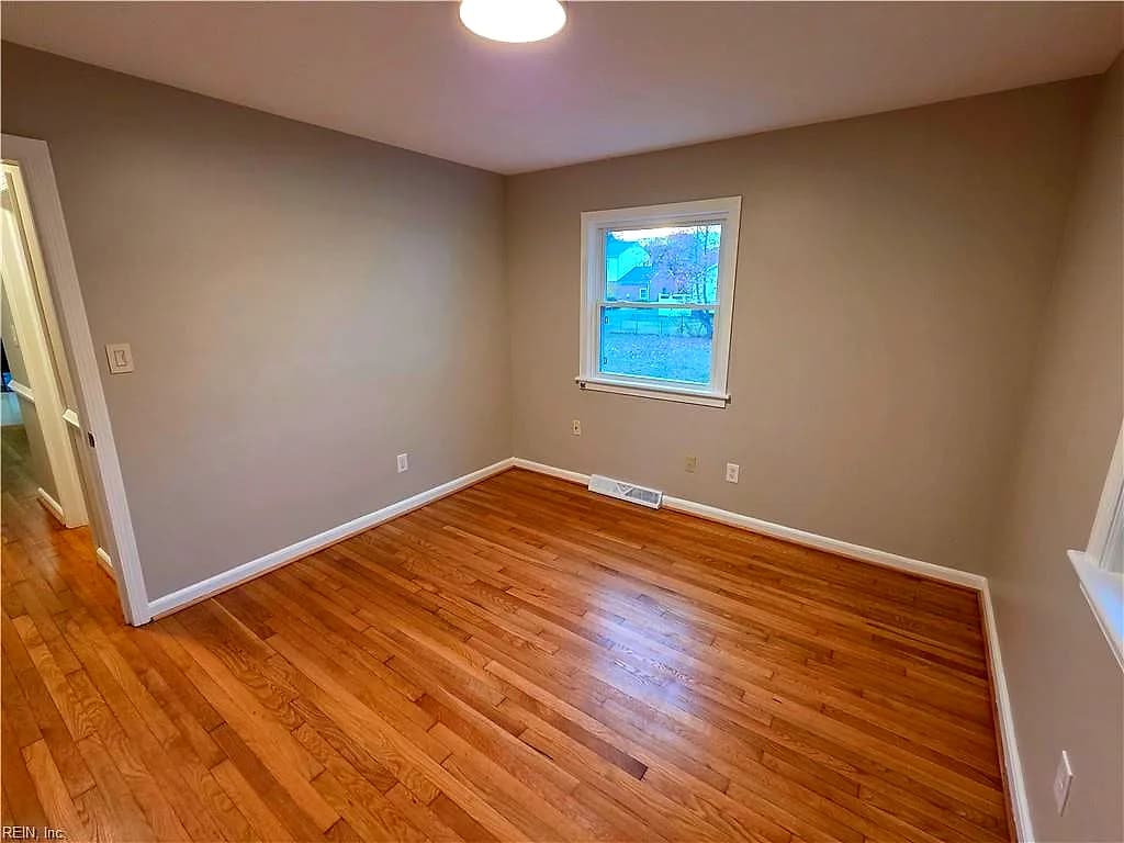 202 Ward DR, HAMPTON VA 23669 - Photo 5