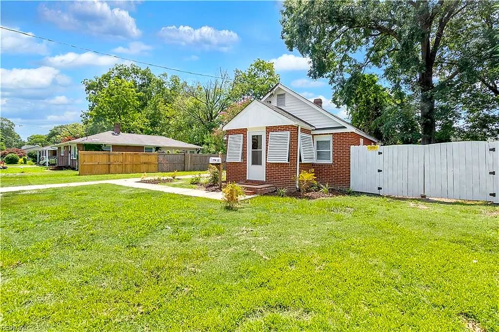 12 Middlesex RD, NEWPORT NEWS VA 23606 - Photo 4