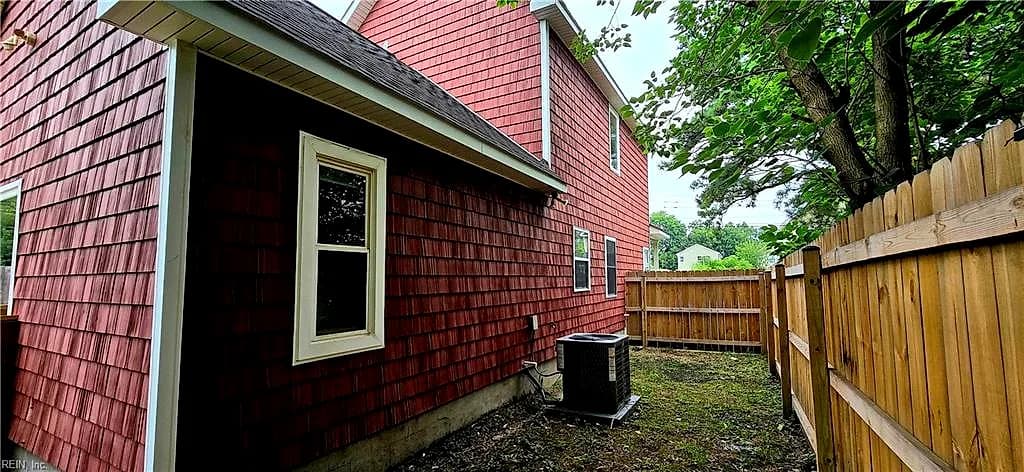 303 Duke ST, SUFFOLK VA 23434 - Photo 4