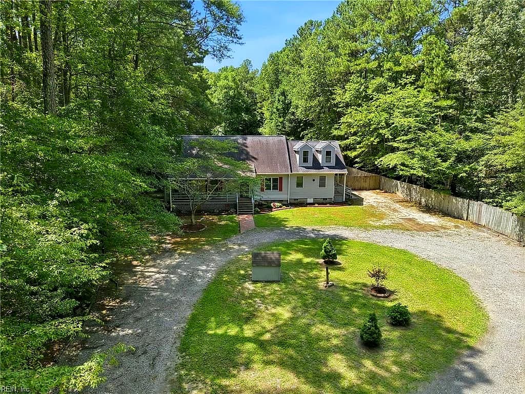 11011 Harcum RD, GLOUCESTER VA 23061 - Photo 3