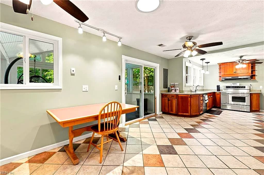 11011 Harcum RD, GLOUCESTER VA 23061 thumb 10