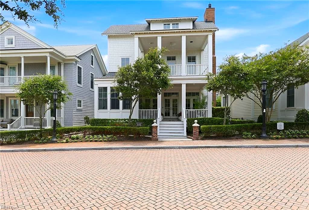 209 Cavalier DR, VIRGINIA BEACH VA 23451 - Photo 2
