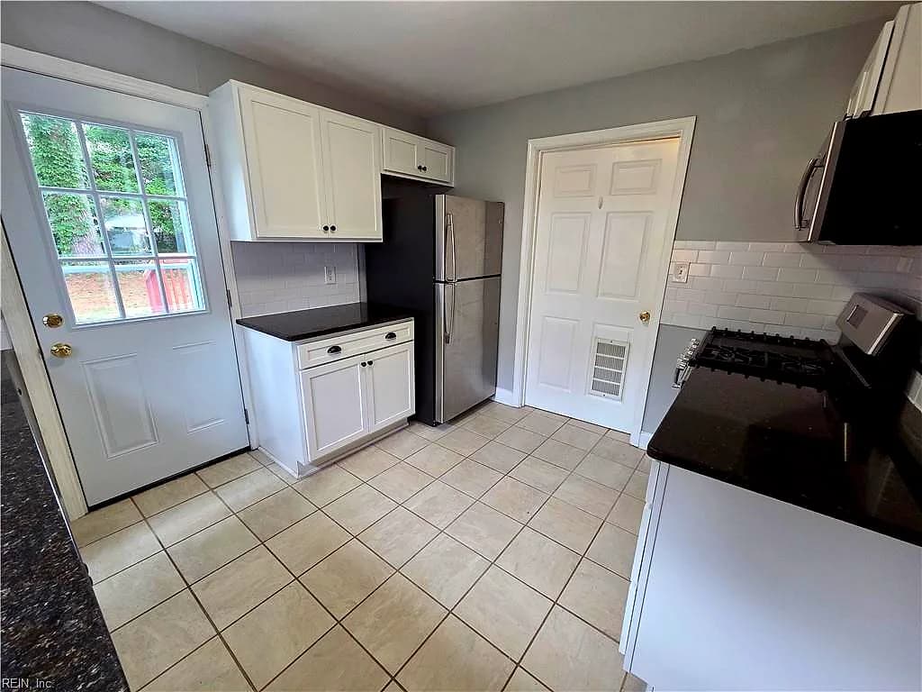 7405 Yorktown DR, NORFOLK VA 23505 thumb 11