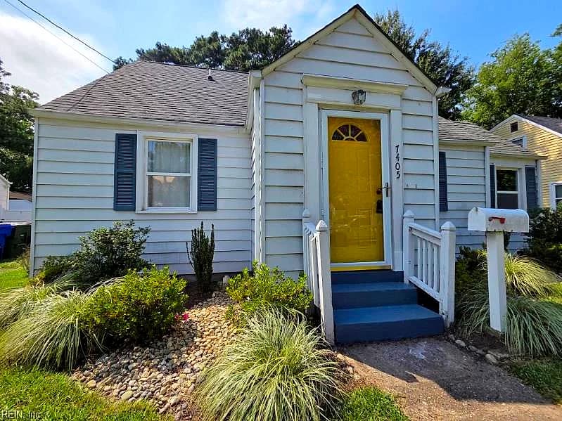 7405 Yorktown DR, NORFOLK VA 23505 - Photo 4