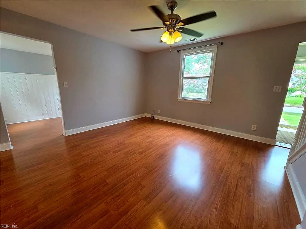 7405 Yorktown DR, NORFOLK VA 23505 - Photo 5