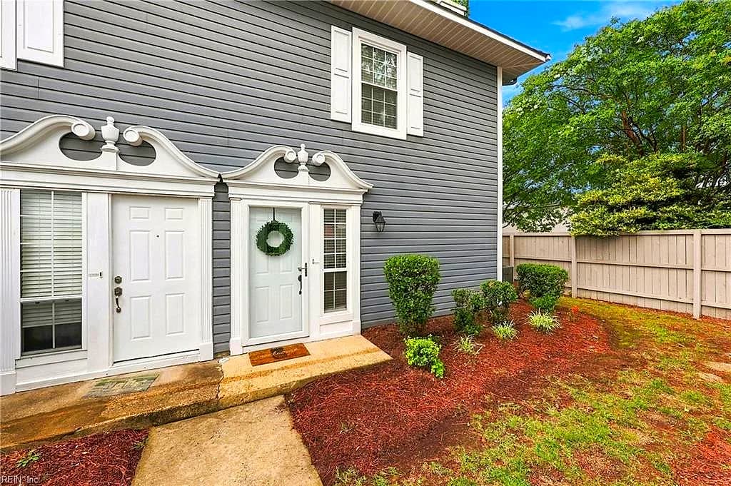 2307 Cretan CT, VIRGINIA BEACH VA 23454 - Photo 2