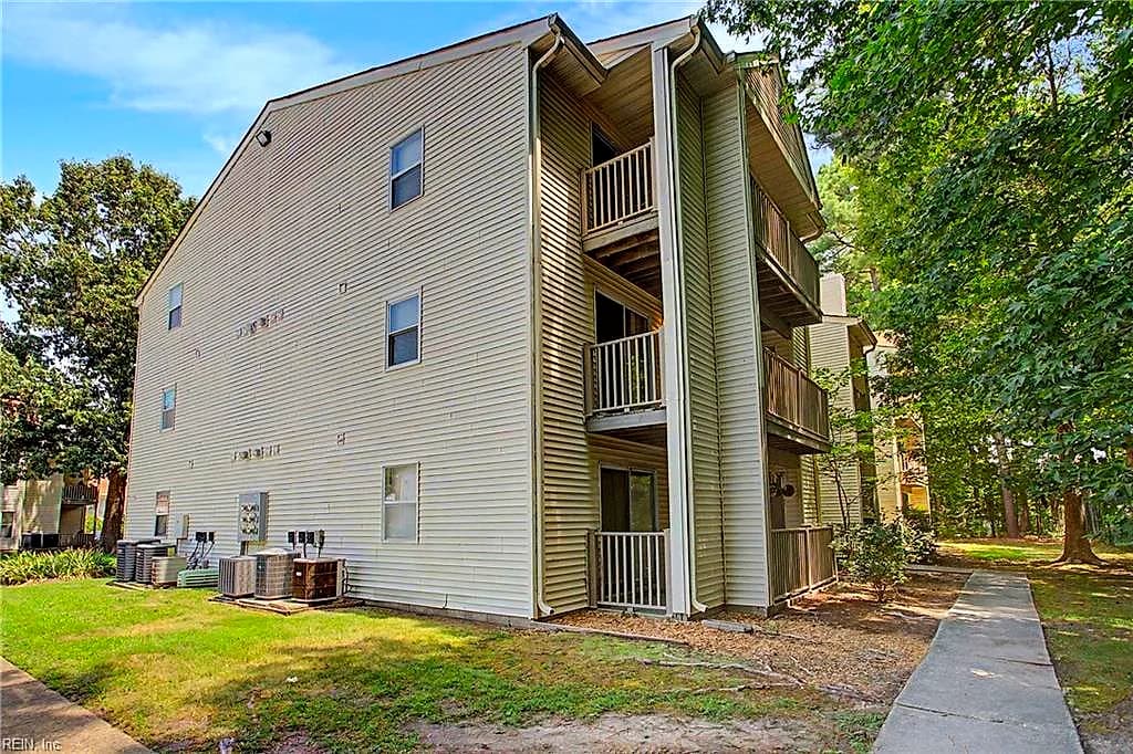 540 Pineland CIR #201, NEWPORT NEWS VA 23608 - Main photo