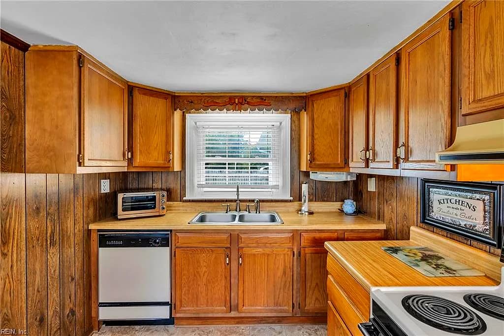 1106 Maryview AVE, CHESAPEAKE VA 23323 thumb 12