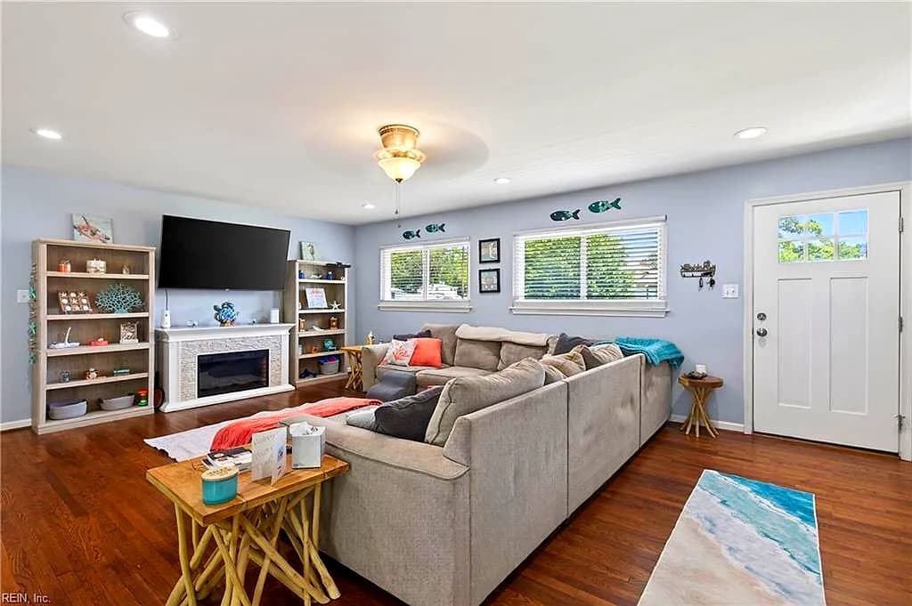 453 Caren DR, VIRGINIA BEACH VA 23452 thumb 7