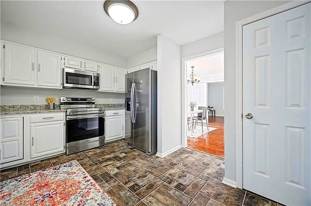 821 Lancaster LN, NEWPORT NEWS VA 23602 thumb 6