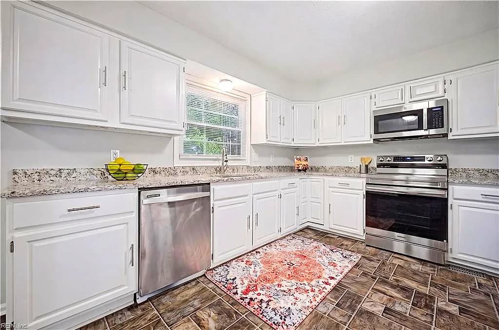 821 Lancaster LN, NEWPORT NEWS VA 23602 thumb 9