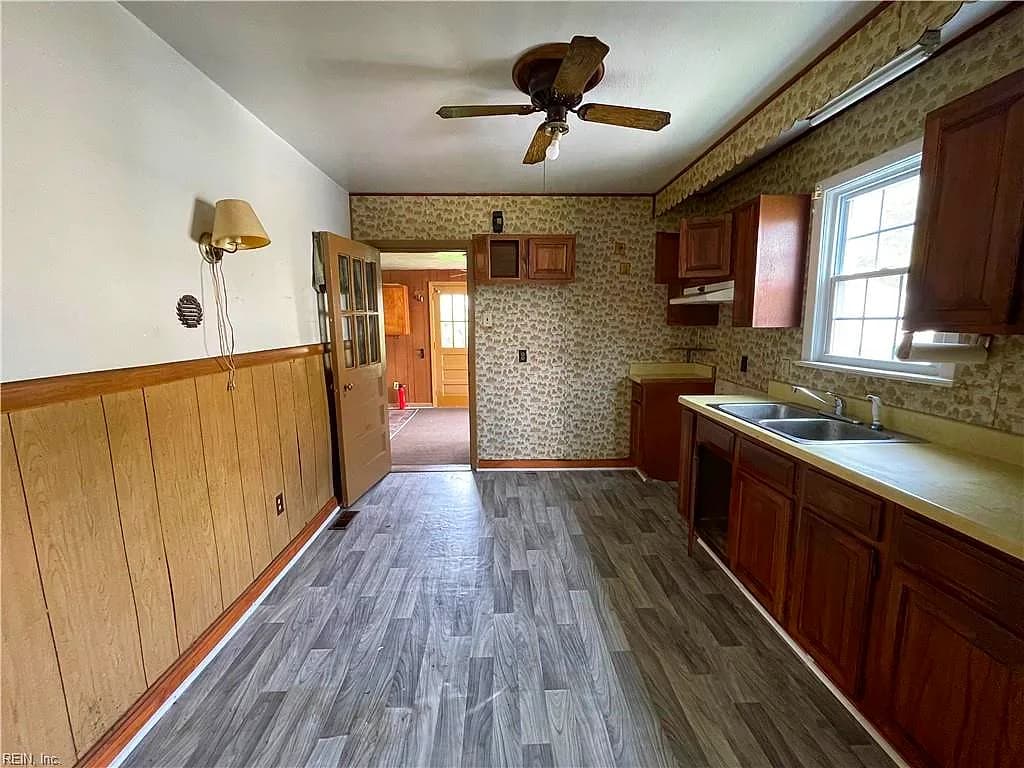 935 13th ST, NEWPORT NEWS VA 23607 - Photo 5