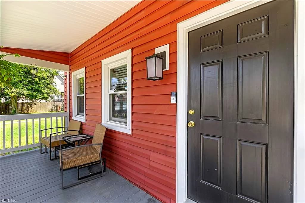 328 Washington ST, HAMPTON VA 23669 - Photo 4