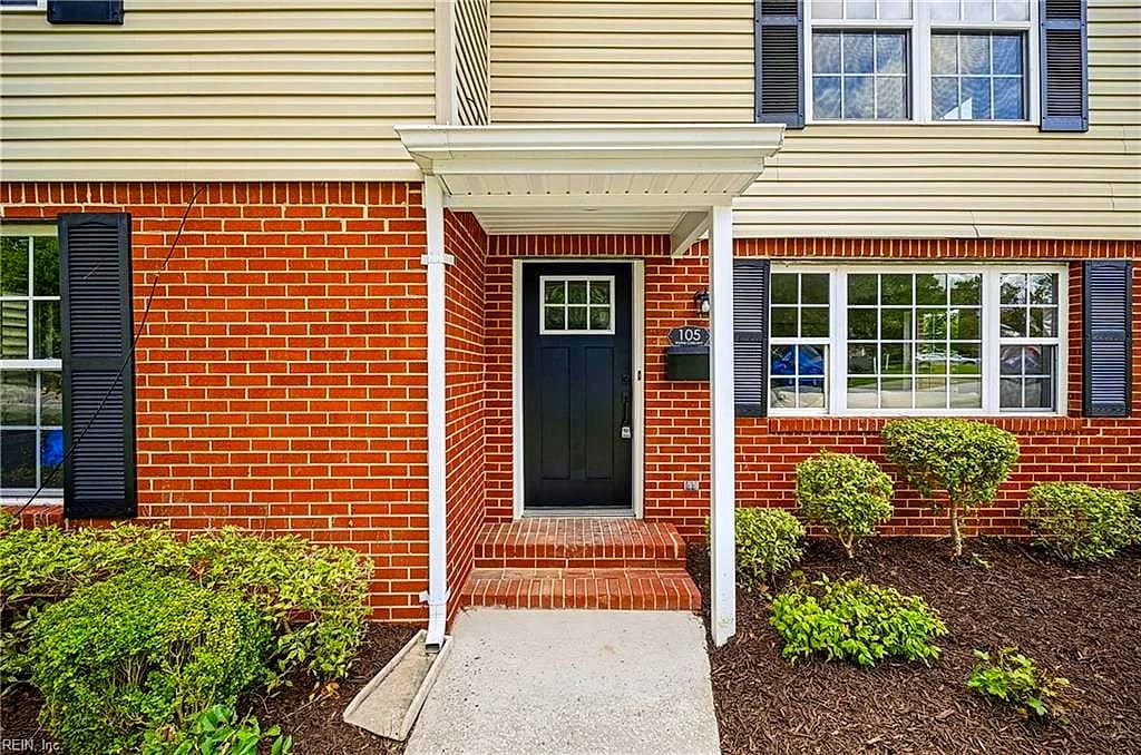 105 Wythe Crescent DR, HAMPTON VA 23661 - Photo 5
