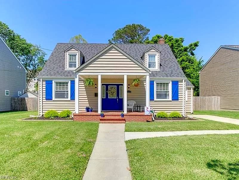 7415 Yorktown DR, NORFOLK VA 23505 - Photo 2