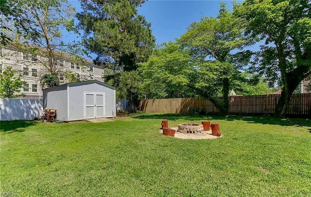 7415 Yorktown DR, NORFOLK VA 23505 - Photo 3