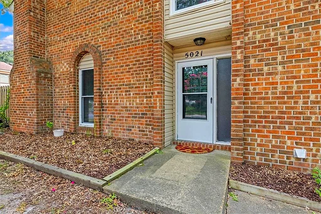 5021 Clairmont CT, VIRGINIA BEACH VA 23462 - Main photo