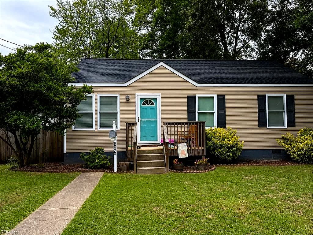 606 Sedgefield DR, NEWPORT NEWS VA 23605 - Main photo