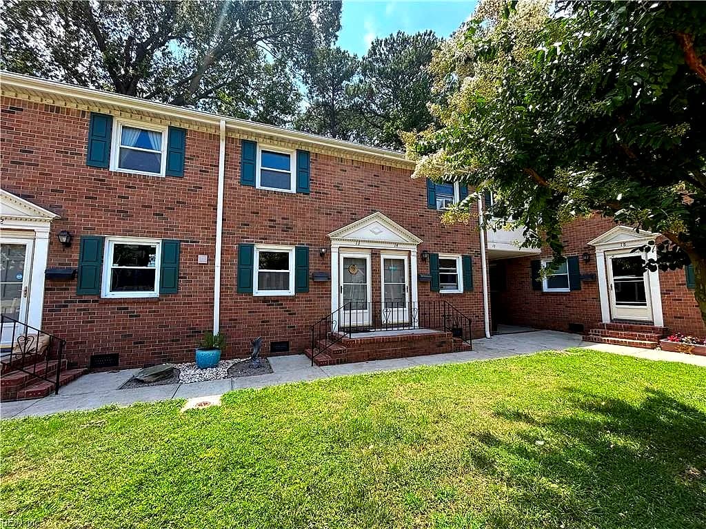 1245 Laskin RD #13, VIRGINIA BEACH VA 23451 - Photo 3