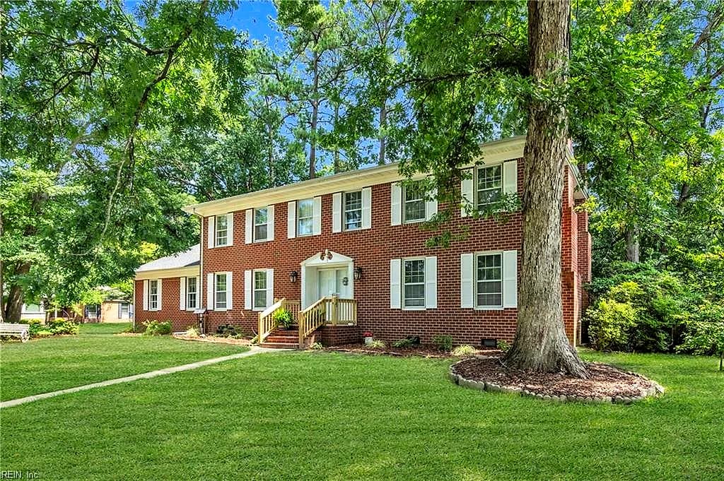 2949 Prince Of Wales DR, CHESAPEAKE VA 23321 - Photo 3