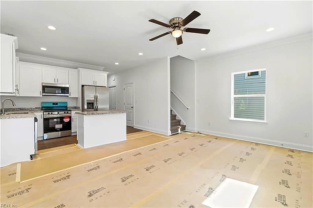 910 Lindenwood AVE, NORFOLK VA 23504 - Photo 4