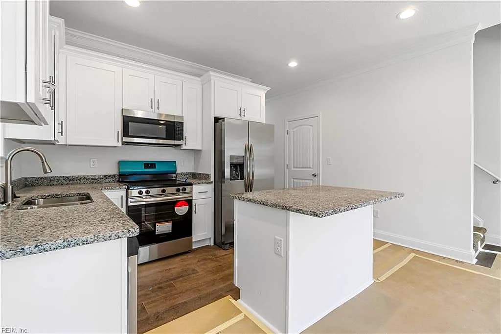 910 Lindenwood AVE, NORFOLK VA 23504 - Photo 5