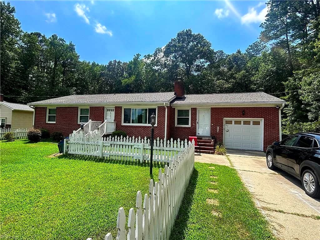 117 Wornom DR, SEAFORD VA 23696 - Photo 4