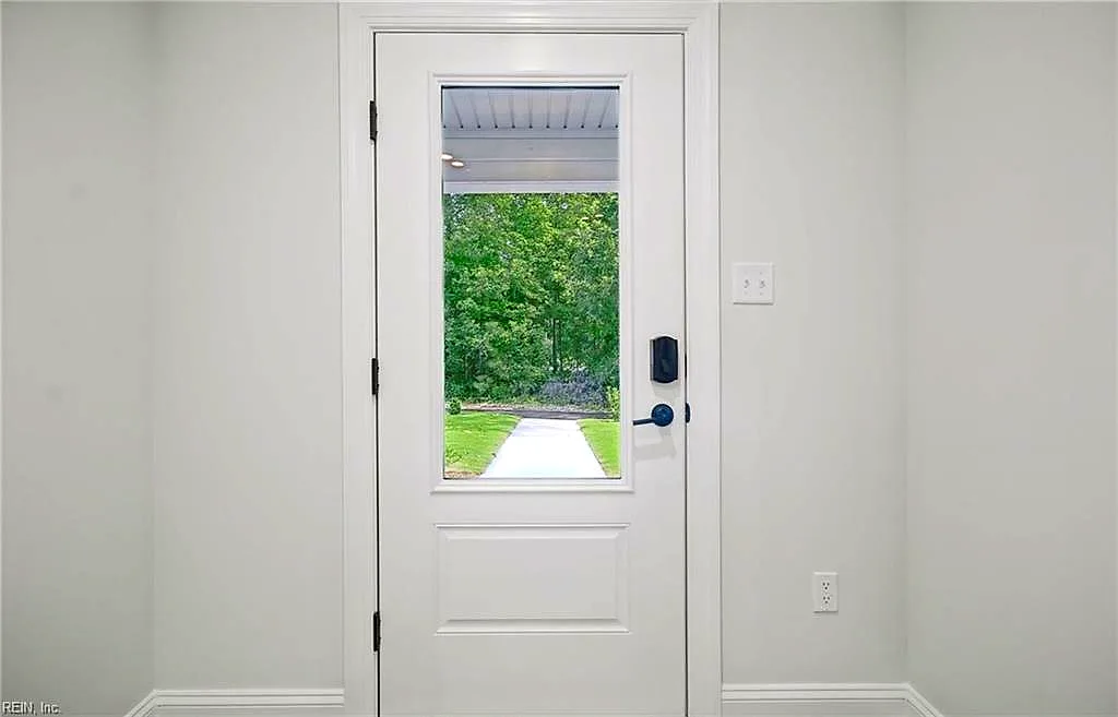 131 Bracewell LN, YORKTOWN VA 23692 thumb 6