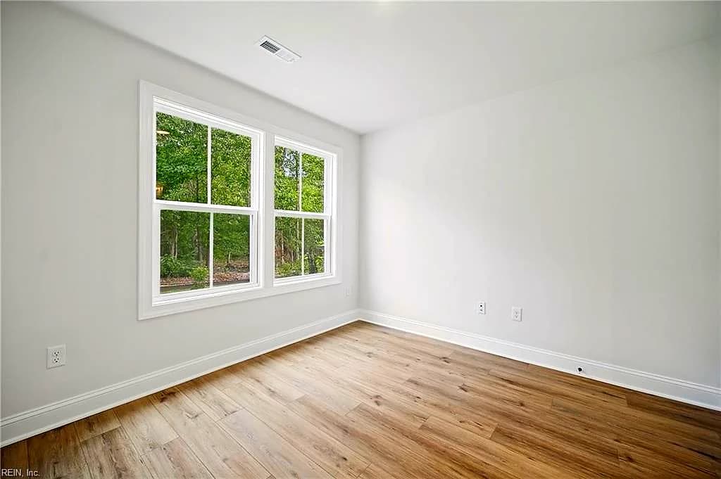 131 Bracewell LN, YORKTOWN VA 23692 thumb 9