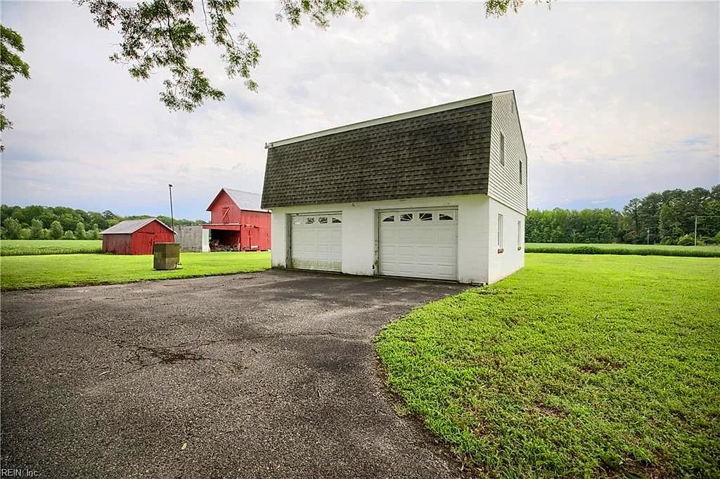 8138 Glass RD, HAYES VA 23072 thumb 6