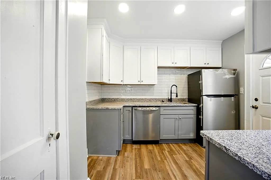 407 W Little Creek RD, NORFOLK VA 23505 thumb 12