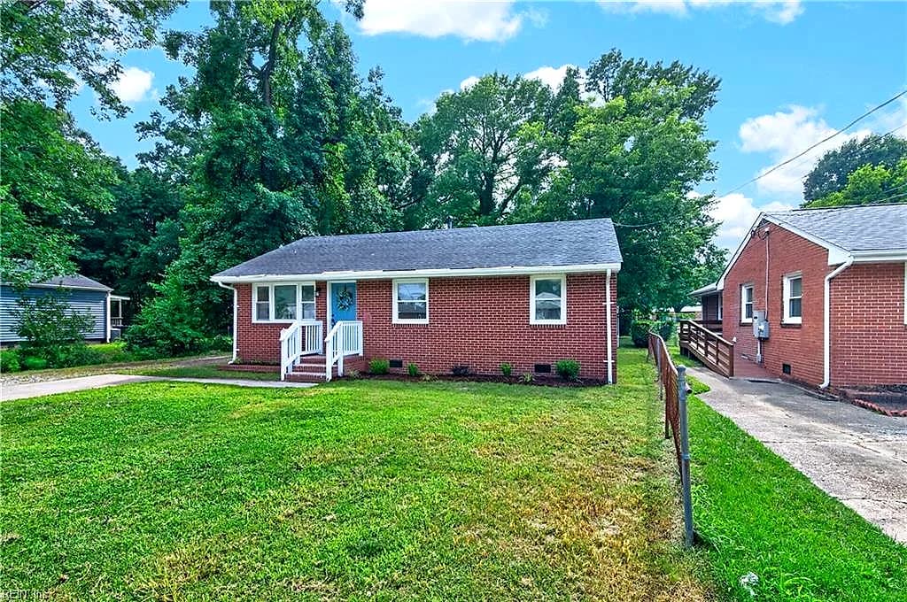 647 Bell ST, HAMPTON VA 23661 - Photo 4