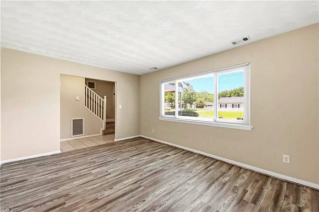 3329 Guenevere DR, CHESAPEAKE VA 23323 thumb 8