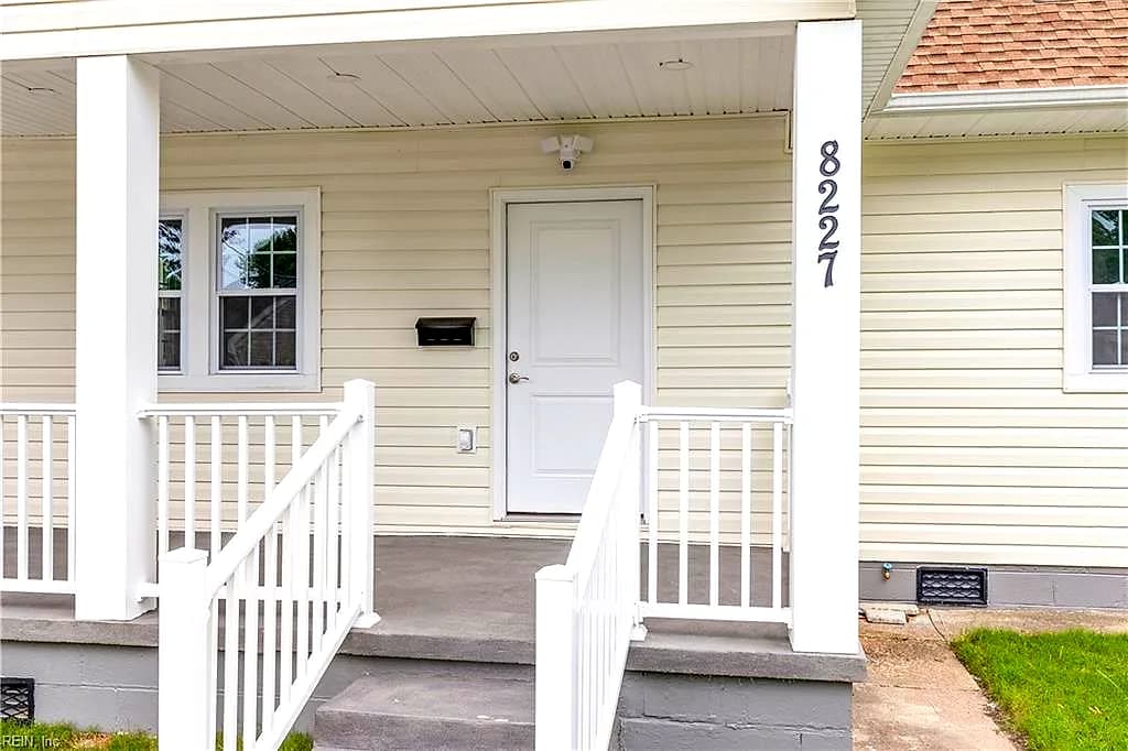 8227 Briarwood CIR, NORFOLK VA 23518 - Photo 4