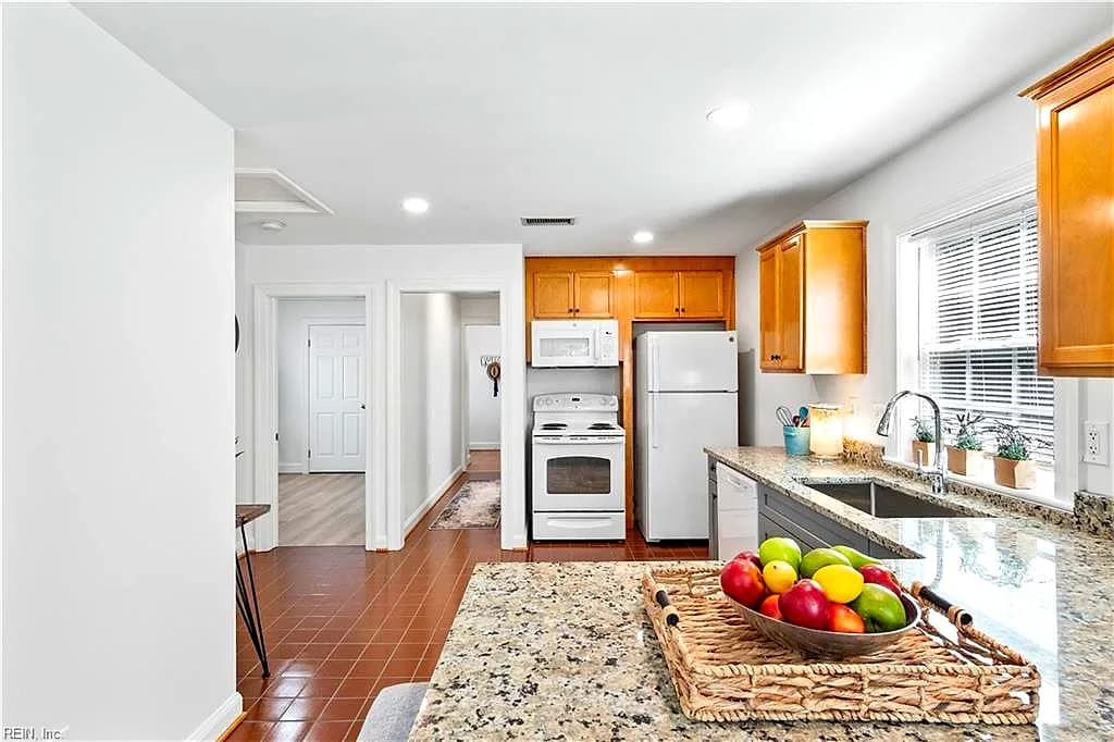 845 W 50th ST, NORFOLK VA 23508 thumb 9