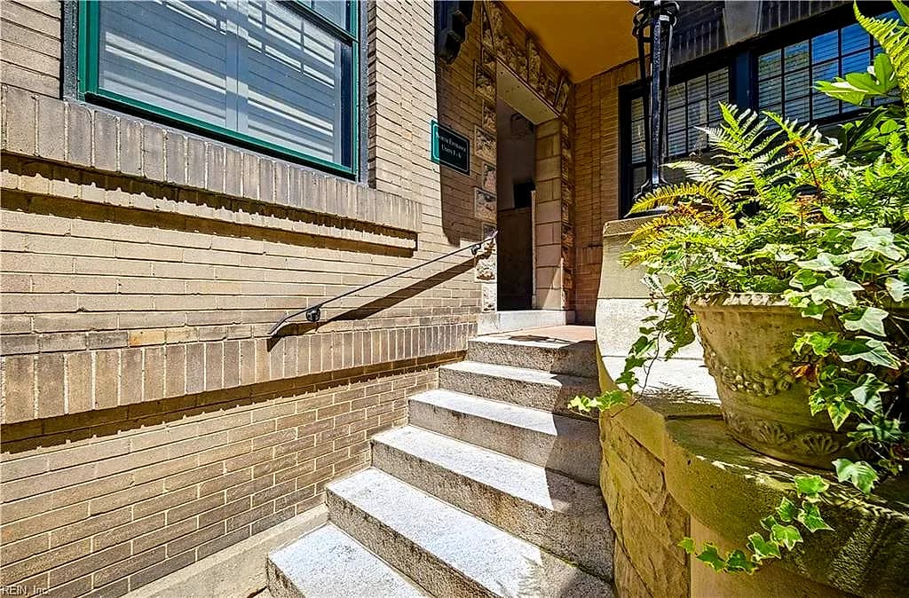 812 Stockley GDNS #6, NORFOLK VA 23507 thumb 9