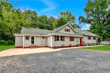 891 Bells Mill RD, CHESAPEAKE VA 23322 thumb 3