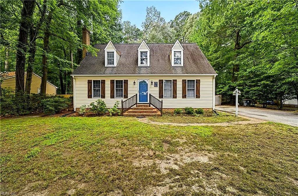 32 Little Florida RD, POQUOSON VA 23662 - Main photo