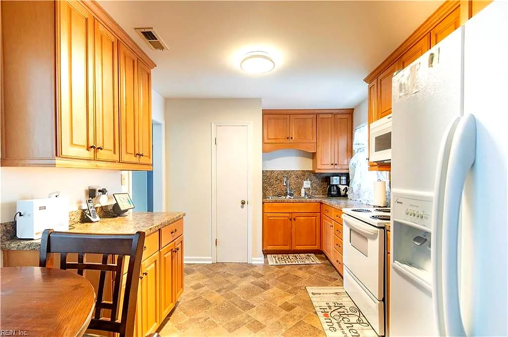 108 Sylvia LN, NEWPORT NEWS VA 23602 thumb 8