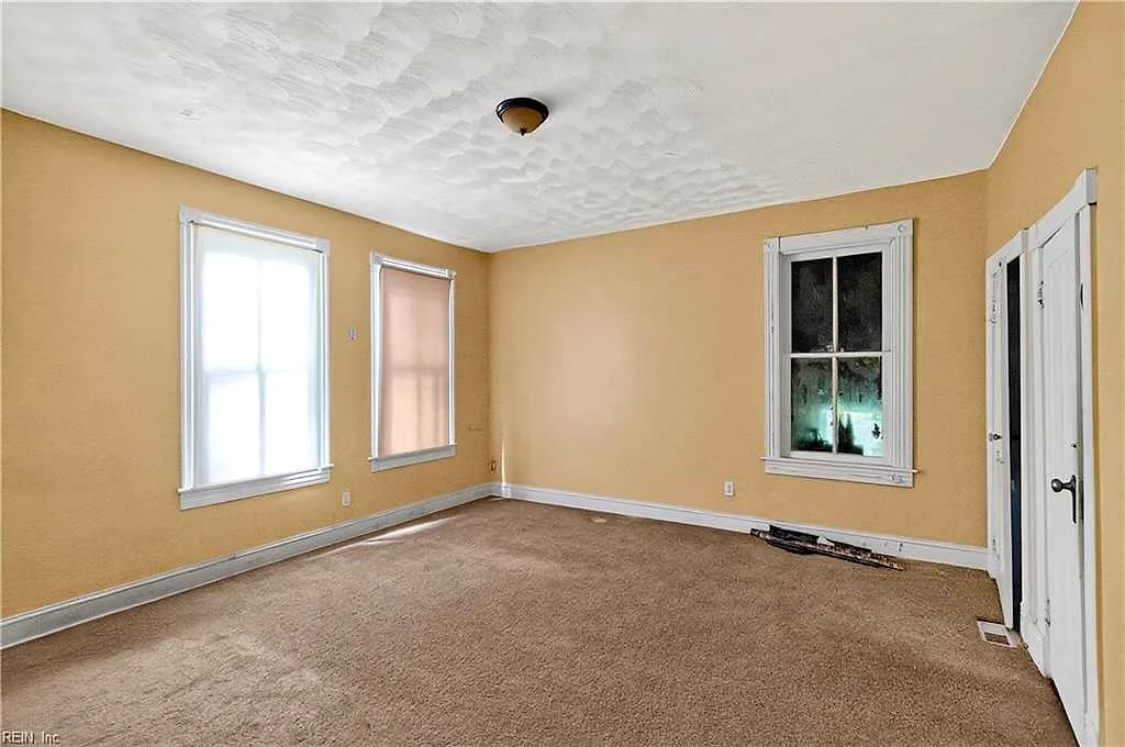 1038 Crawford PW, PORTSMOUTH VA 23704 thumb 8