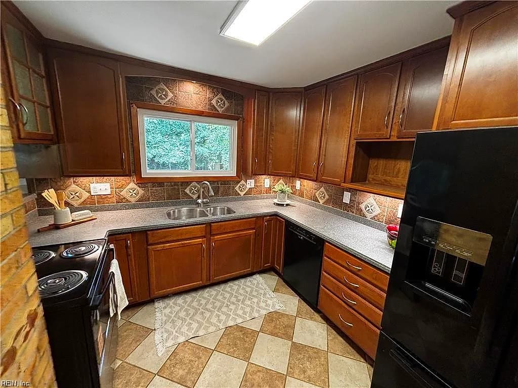 301 Woodroof RD, NEWPORT NEWS VA 23606 thumb 12