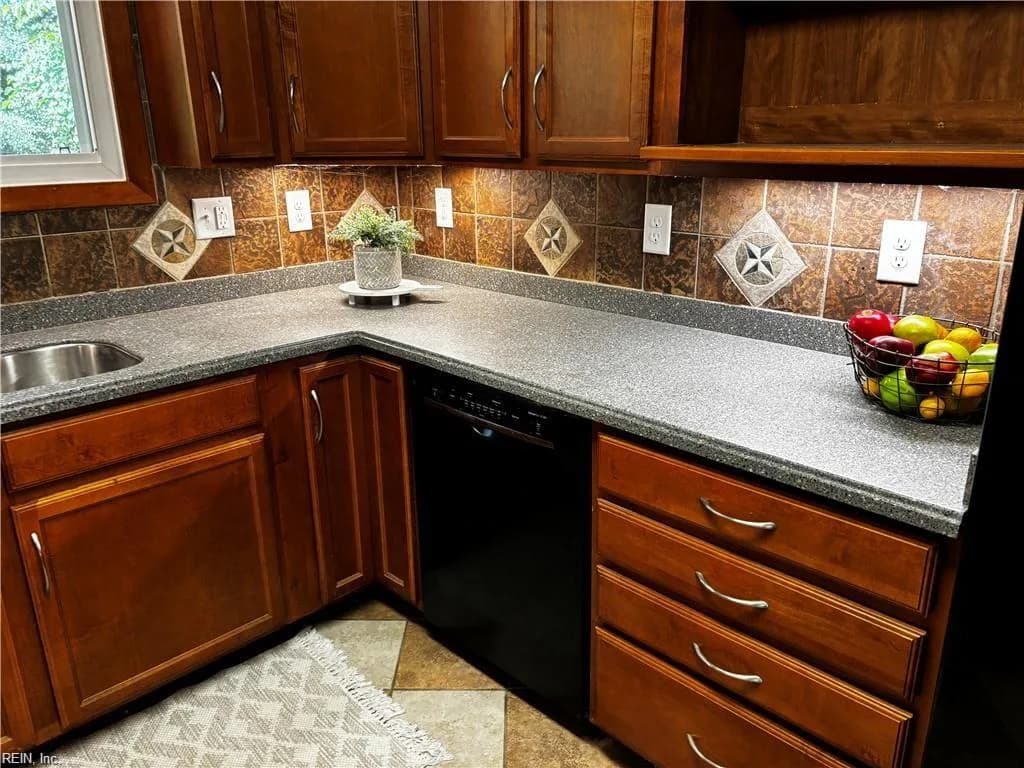 301 Woodroof RD, NEWPORT NEWS VA 23606 thumb 10