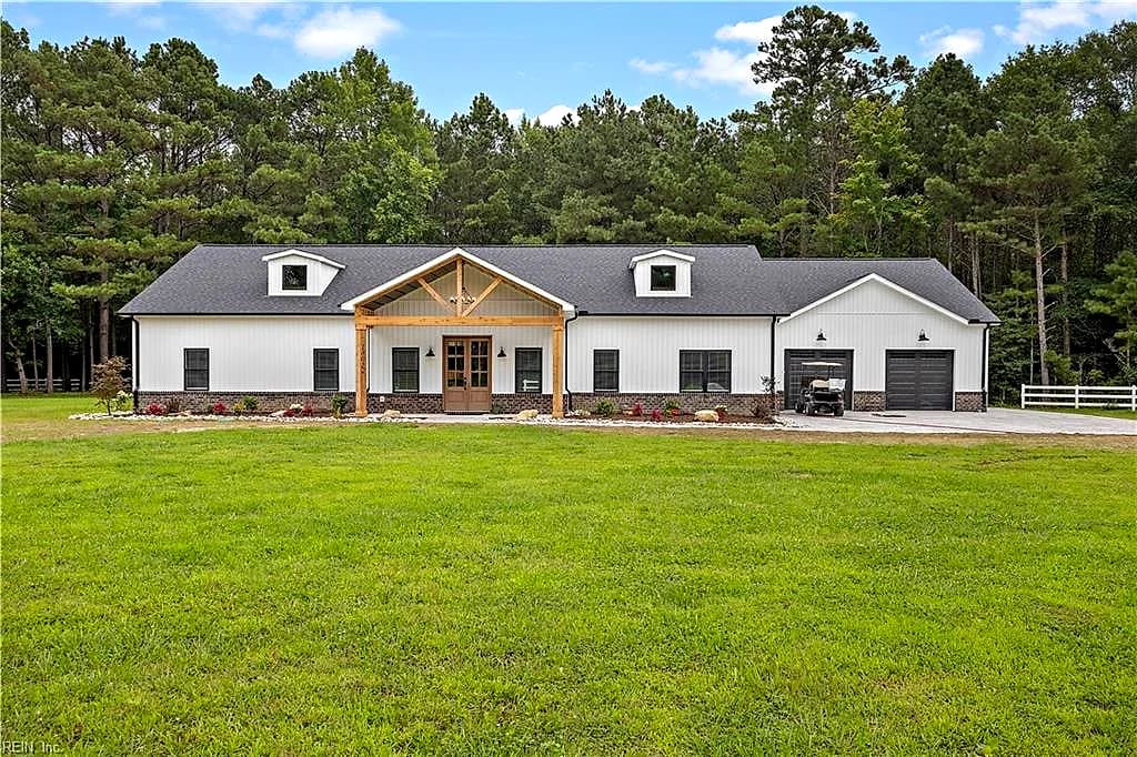 14371 Hardys PL, SMITHFIELD VA 23430 - Photo 2