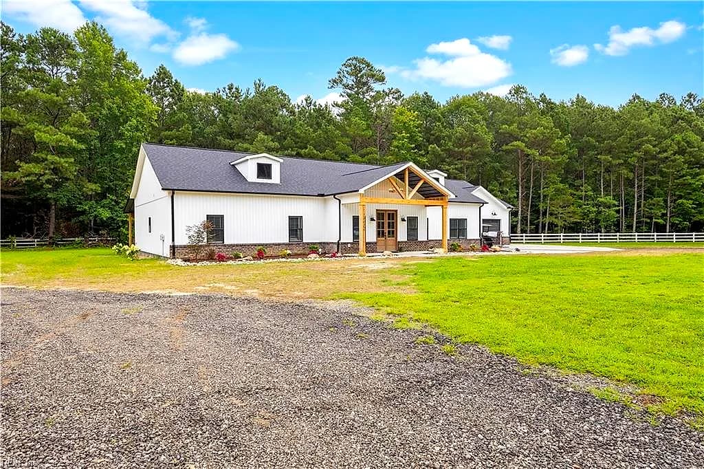 14371 Hardys PL, SMITHFIELD VA 23430 - Photo 3