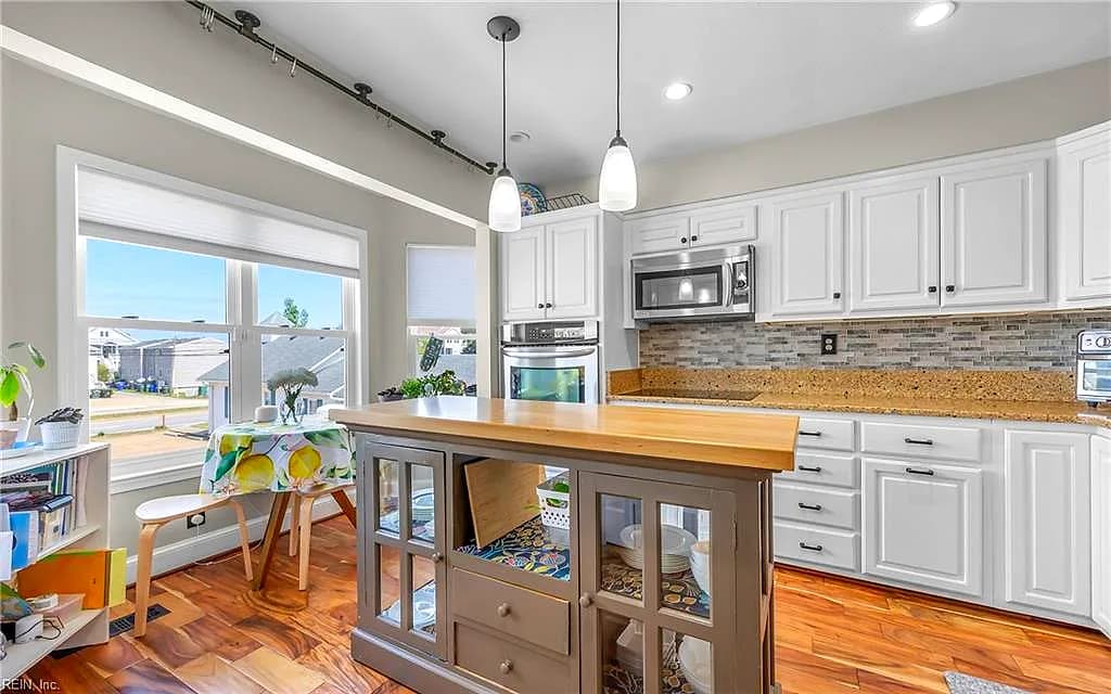 785 W Ocean View AVE, NORFOLK VA 23503 thumb 11