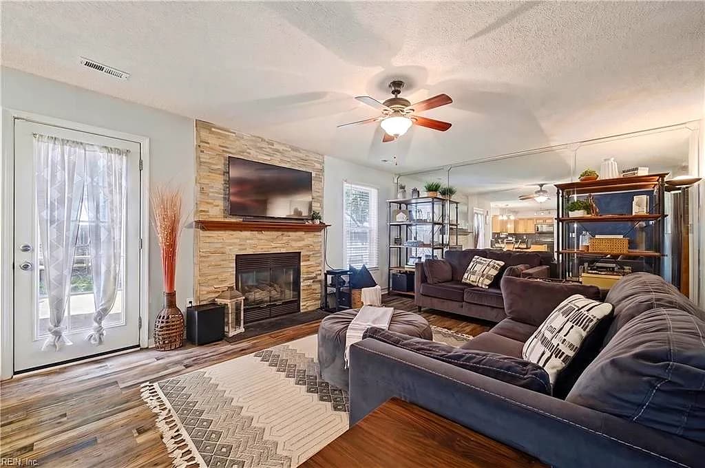 853 Yorkshire LN, NEWPORT NEWS VA 23608 thumb 10