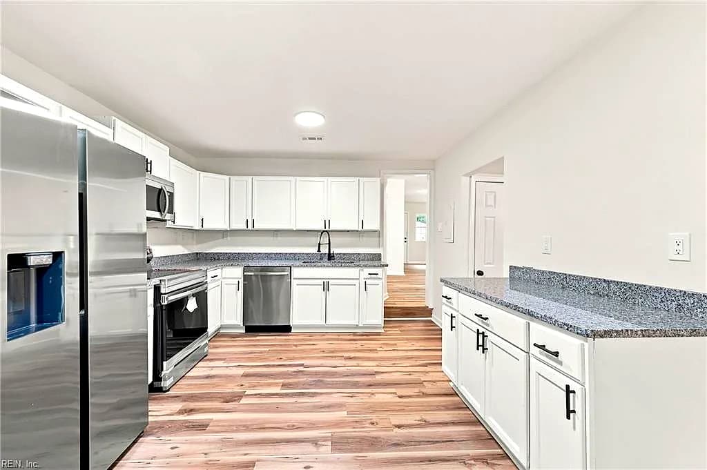 4328 Fontana AVE, CHESAPEAKE VA 23325 thumb 11