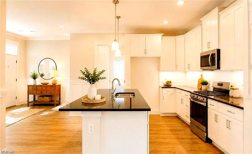 3127 E Ocean View AVE, NORFOLK VA 23518 - Photo 4